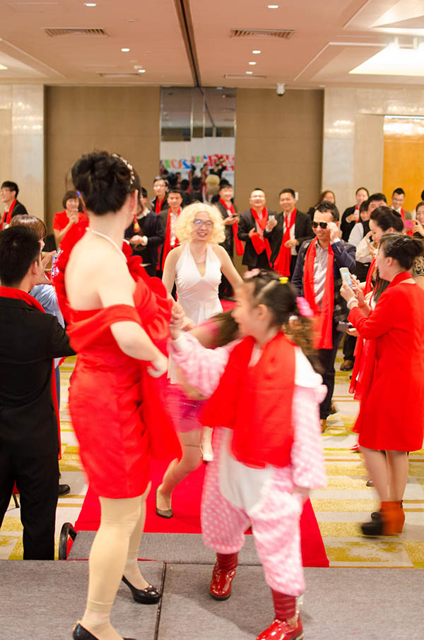 “奔跑2015”——2015慧亚企业主题年会圆满落幕 “奔跑2015”——2015慧亚企业主题年会圆满落幕