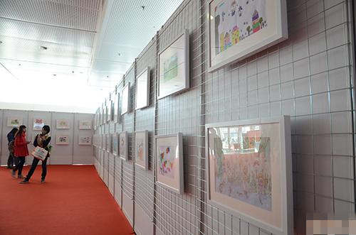 “白血病儿童公益画展”在北京门展期间隆重举行 “白血病儿童公益画展”在北京门展期间隆重举行