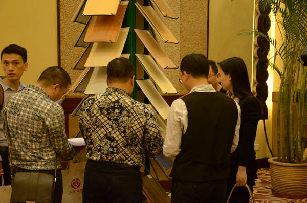 义晟：抗病毒PVC地板、墙纸、护墙板面世