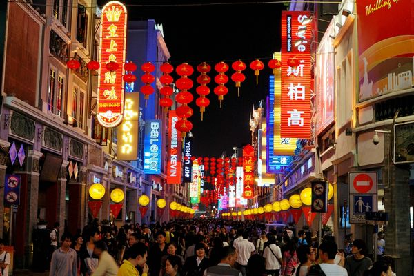 2015广州建博会举办在即 白天逛展晚上看广州夜景