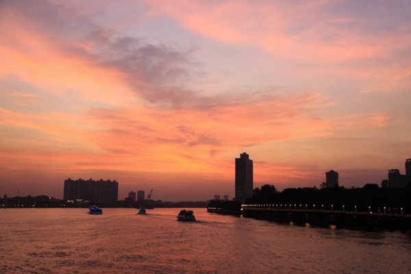 2015广州建博会举办在即 白天逛展晚上看广州夜景