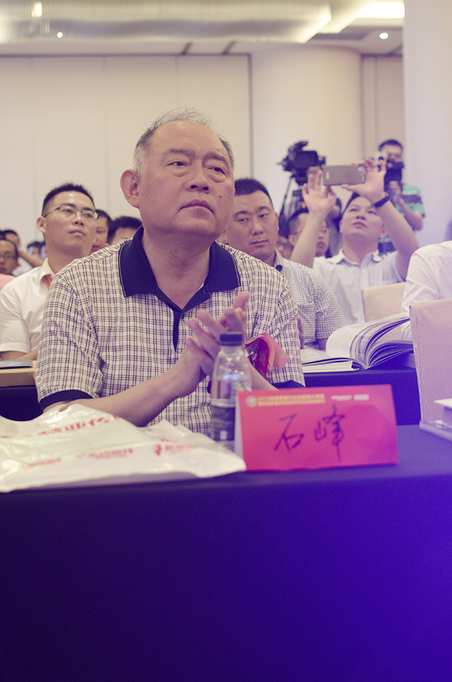 2015定制家居经销商大调查活动圆满落幕,7大奖项揭晓 2015定制家居经销商大调查活动圆满落幕,7大奖项揭晓