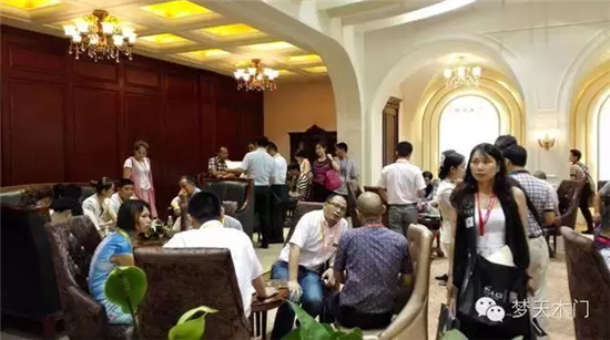 “狼”来了！ 梦天木门惊艳亮相2015广州建博会