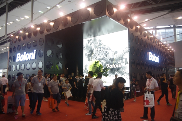 参展商亮点不断 引爆2015广州建博会热潮