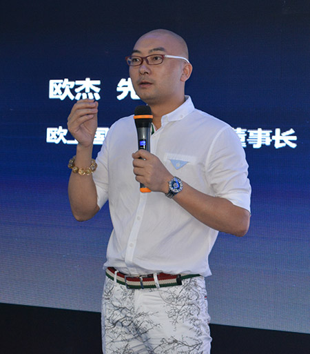 建博会开馆首日欧工展位火爆,互联网+软装成焦点 建博会开馆首日欧工展位火爆,互联网+软装成焦点