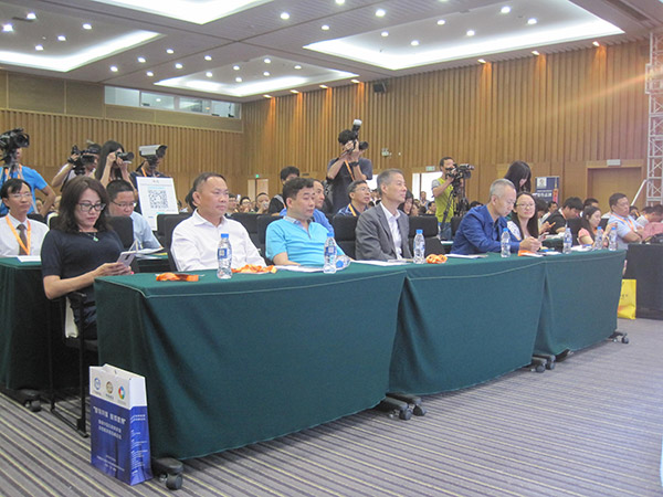 首届中国互联网家装及智能家居高峰论坛圆满举行