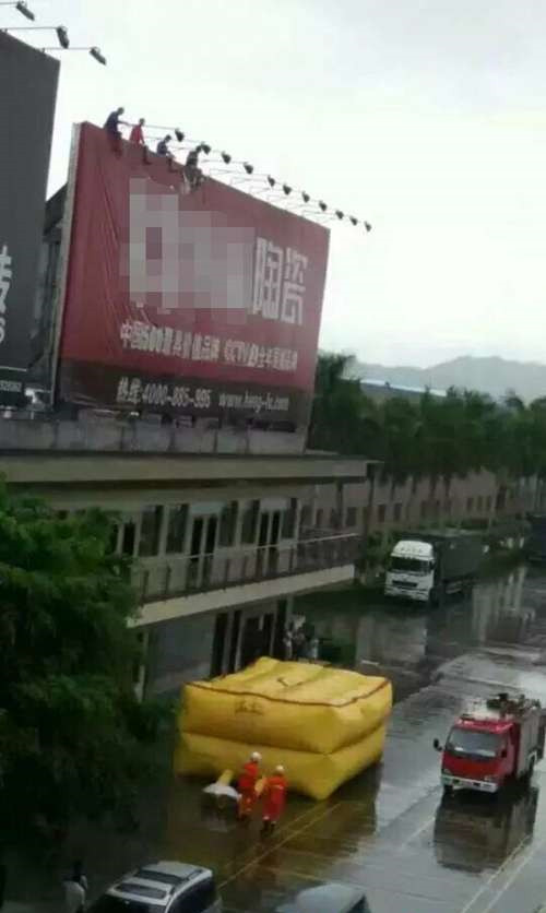 4陶瓷工人抗裁跳楼：太不明智！