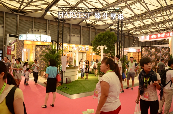 可以靠脸却要拼人气 第20届上海墙纸展展商热度大PK