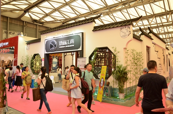 可以靠脸却要拼人气 第20届上海墙纸展展商热度大PK