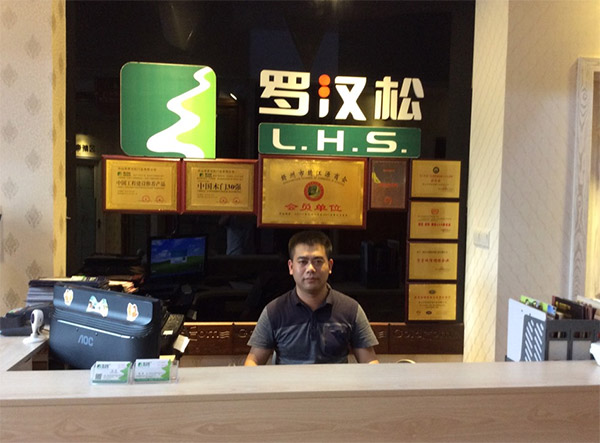 罗汉松赣州经销商敖力：提供贴心、用心、真心的服务