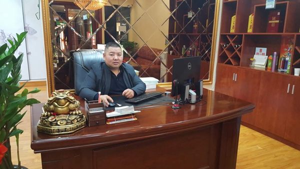 唯家门道兰州专卖店经销商张大江:唯家,因你而骄傲 唯家门道兰州专卖店经销商张大江:唯家,因你而骄傲