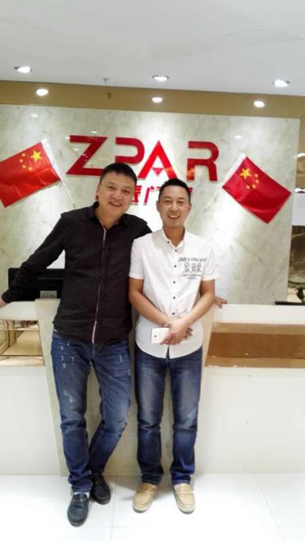 正派门窗武汉专卖店经销商刘进进:客户至上,品质为先 正派门窗武汉专卖店经销商刘进进:客户至上,品质为先