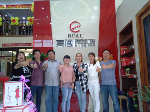 亮阁门窗常德专卖店经销商马东:坚守、忠实、细致是亮阁的精神所在 亮阁门窗常德专卖店经销商马东:坚守、忠实、细致是亮阁的精神所在
