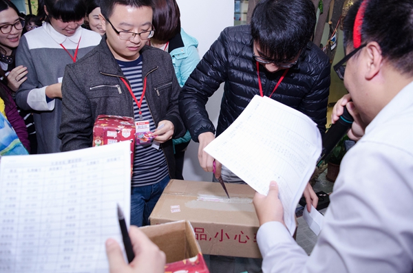 “缘来是你”慧亚圣诞活动 惊喜炸翻天