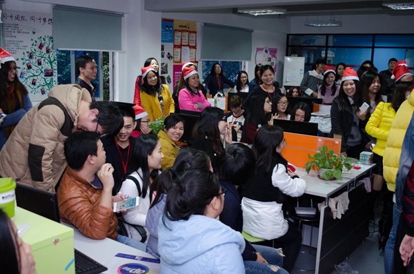 “缘来是你”慧亚圣诞活动 惊喜炸翻天