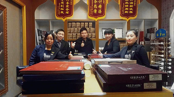 安徽蚌埠保罗墙纸经销商殷震：专一做品牌，专业做设计