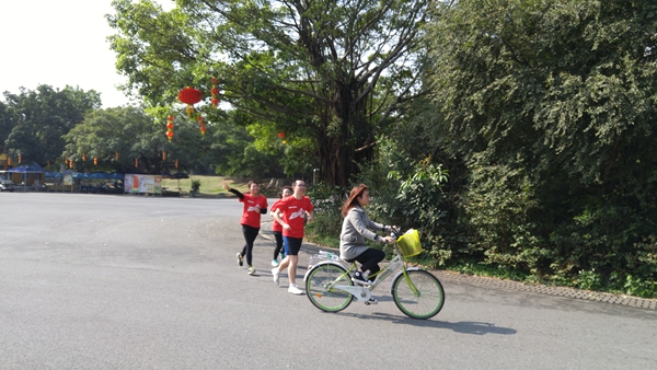 猴赛雷!“奔跑吧,慧亚” 万米长跑开启新征程 猴赛雷!“奔跑吧,慧亚” 万米长跑开启新征程