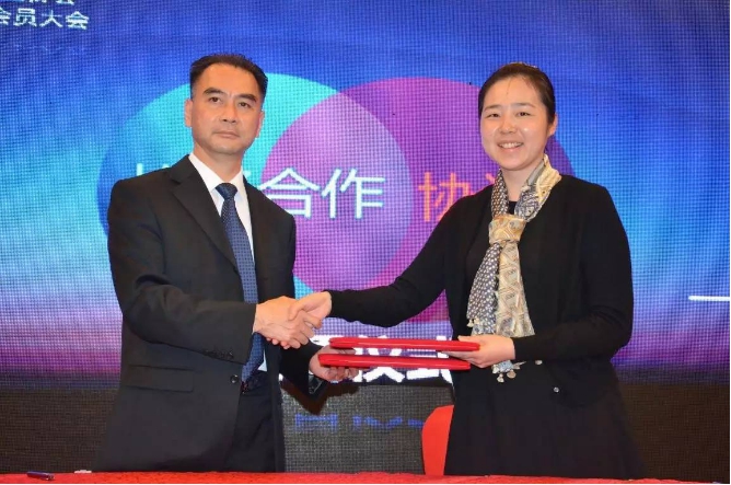 “把握趋势•创新升级”东莞市橱柜行业协会2016年春茗会暨第二届第三次会员大会隆重召开 “把握趋势•创新升级”东莞市橱柜行业协会2016年春茗会暨第二届第三次会员大会隆重召开