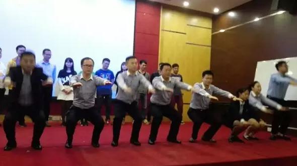 玩转拓展 · 无敌营销丨we are 司米橱柜伐木累！