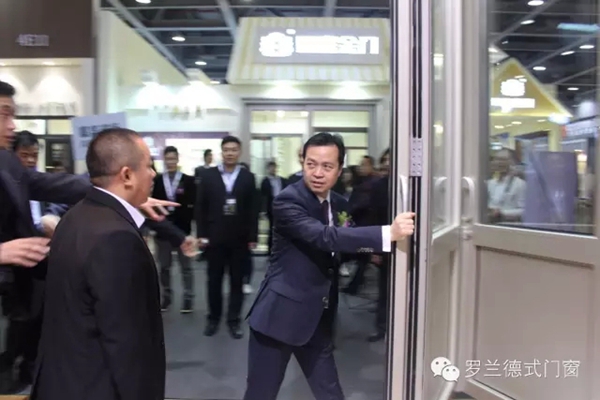广州、上海展会圆满告捷——罗兰德式门窗积极备战7月广州建博会