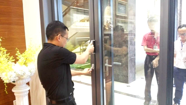 探讨家装铝门窗发展之路——中装协、建博会第三站走进罗兰西尼门窗