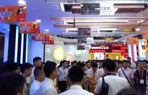 家居行业的下一个风口?中国建博会(广州)智能晾衣架馆探馆纪实 家居行业的下一个风口?中国建博会(广州)智能晾衣架馆探馆纪实