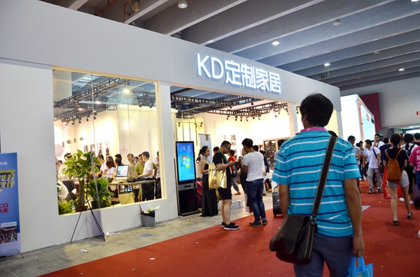 KD时尚系列与VR技术双剑合璧，引爆展会现场