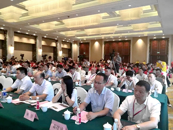 首届中国家纺布艺产业互联网大会暨“帘到家”2016秋季全国订货会召开