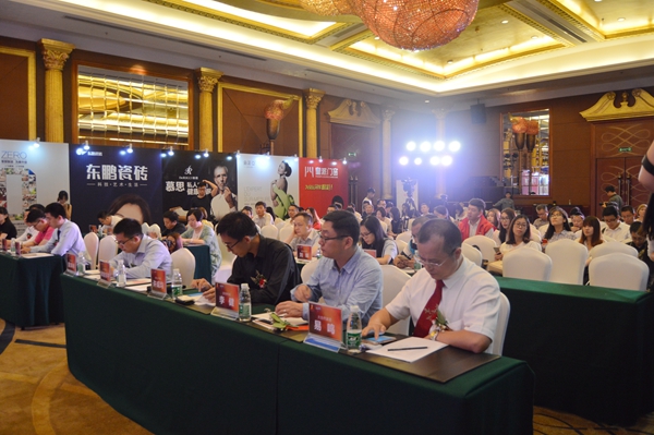 皇派领衔：冠军联盟“金九银十”黄金季 开启大牌盛惠