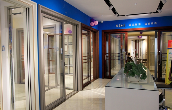 化繁为简：KIMI滑动门简约设计的生活之美
