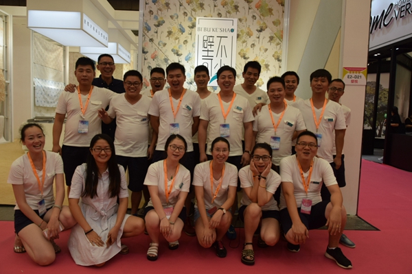 壁悦壁布叶冬其:用匠心与创新开创无缝壁布新格局 壁悦壁布叶冬其:用匠心与创新开创无缝壁布新格局