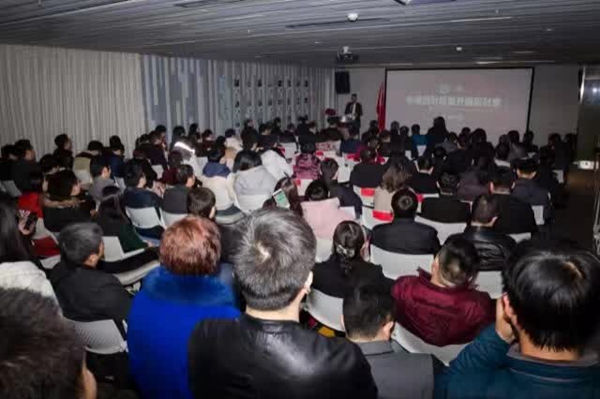 中原设计界与展会面对面:中国建博会(上海)系列推介郑州收官 中原设计界与展会面对面:中国建博会(上海)系列推介郑州收官