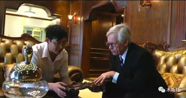 中国家居业重塑产业链价值体系大会上的木斯特: 获十大实木全屋定制品牌,当选定制家居专委会副会长! 中国家居业重塑产业链价值体系大会上的木斯特: 获十大实木全屋定制品牌,当选定制家居专委会副会长!