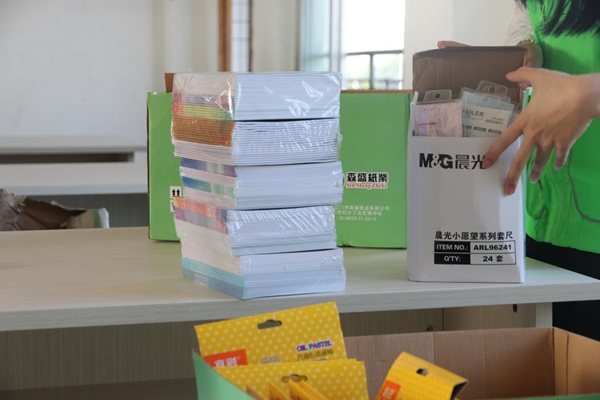 公益行|梦想读书站——恩平4所小学获捐价值逾12万元物资 公益行|梦想读书站——恩平4所小学获捐价值逾12万元物资