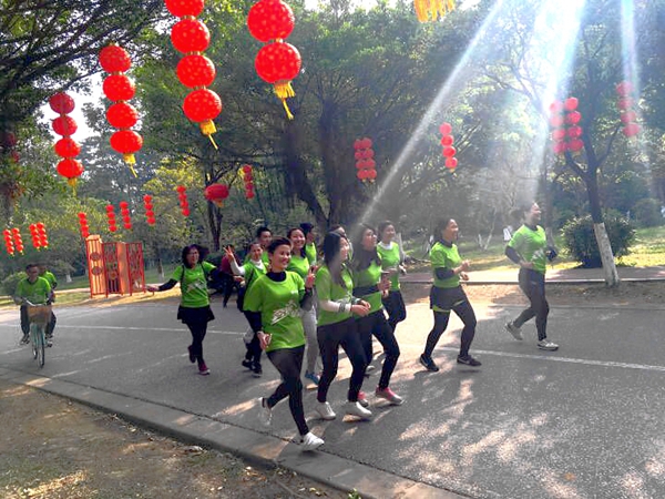 画美不看：奔跑吧！慧亚万米长跑庆元宵