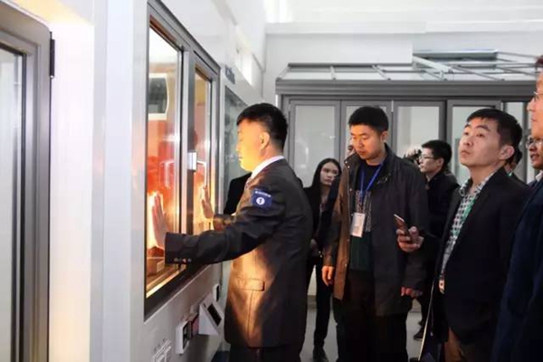 业界朋友们莅临贝克洛参观考察,共同走进贝克洛,了解贝克洛! 业界朋友们莅临贝克洛参观考察,共同走进贝克洛,了解贝克洛!
