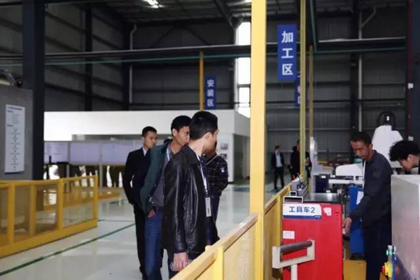 业界朋友们莅临贝克洛参观考察,共同走进贝克洛,了解贝克洛! 业界朋友们莅临贝克洛参观考察,共同走进贝克洛,了解贝克洛!