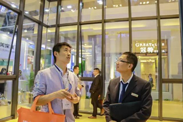 轩尼斯门窗惊艳亮相中国(广州)定制家居展! 轩尼斯门窗惊艳亮相中国(广州)定制家居展!