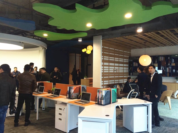 广东省门业协会新址乔迁及新华社客户端华南商务运营中心揭牌仪式新闻发布会隆重举行