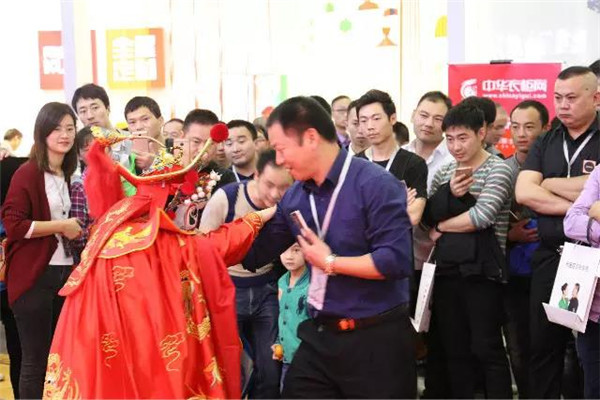 德维尔：全新AR+VR技术、“拎包入住”电商模式竞艳广州定制家居展