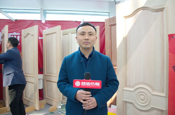 施美德：跨界原木门，扩大招商谋发展