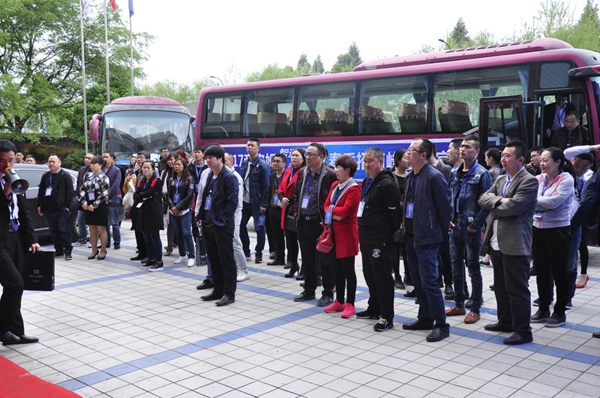 帝安姆全屋定制2017春季招商峰会再增16位城市合伙人，实力抢滩全国战略市场！