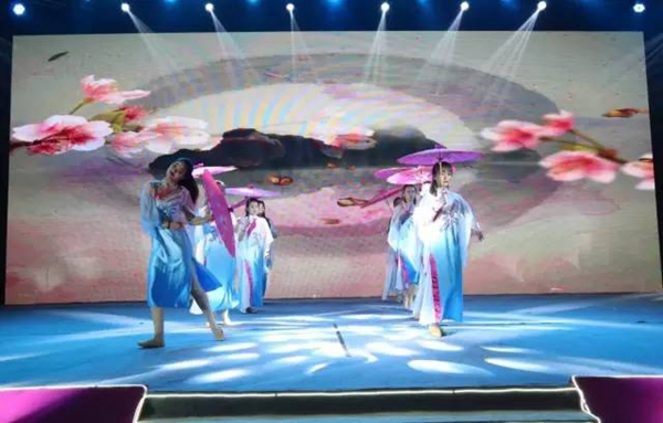 精彩现场:第五届中国(临朐)家居门窗博览会“同心·同梦·同行”主题晚会 精彩现场:第五届中国(临朐)家居门窗博览会“同心·同梦·同行”主题晚会