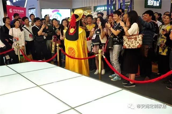 行业大咖齐聚帝安姆全屋定制展会现场 高颜值展馆秀出品牌魅力