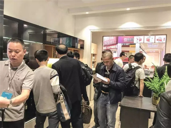 第七届广州定制家居展览会完美收官,好莱客携新品闪耀羊城 第七届广州定制家居展览会完美收官,好莱客携新品闪耀羊城