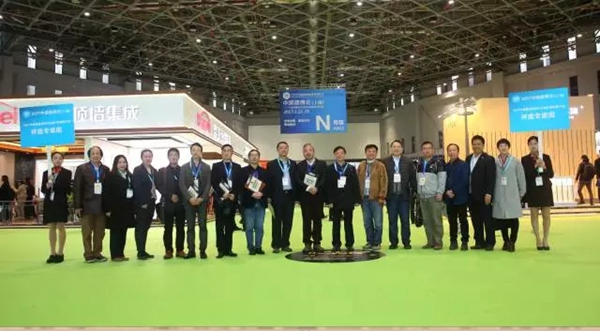 意外:我只是来参个展,没想到竟得了大奖! 意外:我只是来参个展,没想到竟得了大奖!