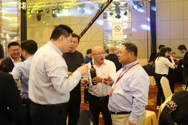 精彩现场:第五届中国(临朐)家居门窗博览会“同心·同梦·同行”主题晚会 精彩现场:第五届中国(临朐)家居门窗博览会“同心·同梦·同行”主题晚会