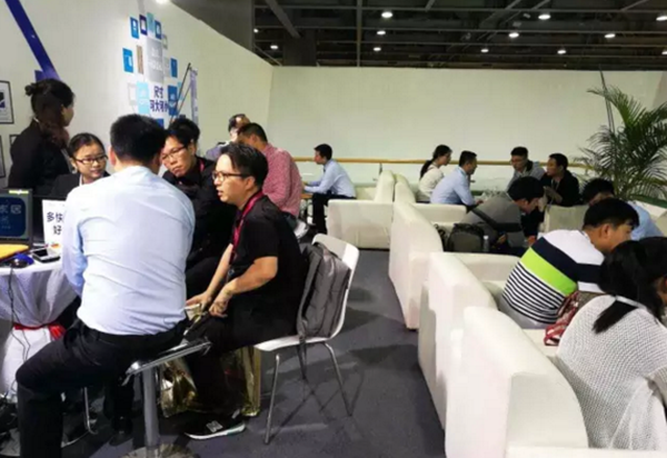 进击的伊仕利亮相广州定制家居展,原来生活可以更容易! 进击的伊仕利亮相广州定制家居展,原来生活可以更容易!