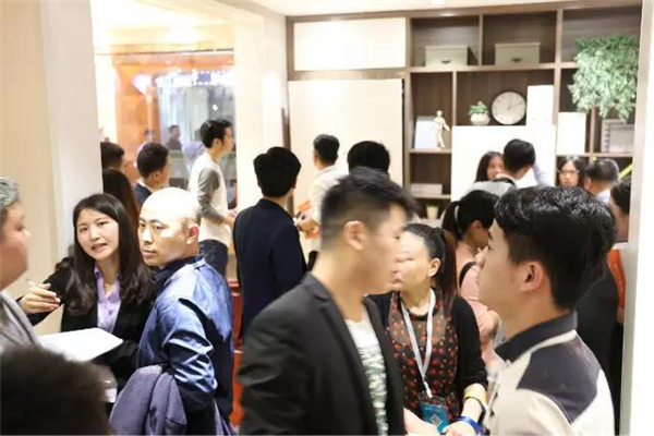 2017年广州定制家居展圆满收官,德维尔再踏新征程! 2017年广州定制家居展圆满收官,德维尔再踏新征程!