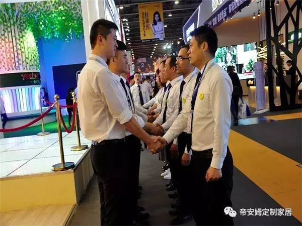 行业大咖齐聚帝安姆全屋定制展会现场 高颜值展馆秀出品牌魅力